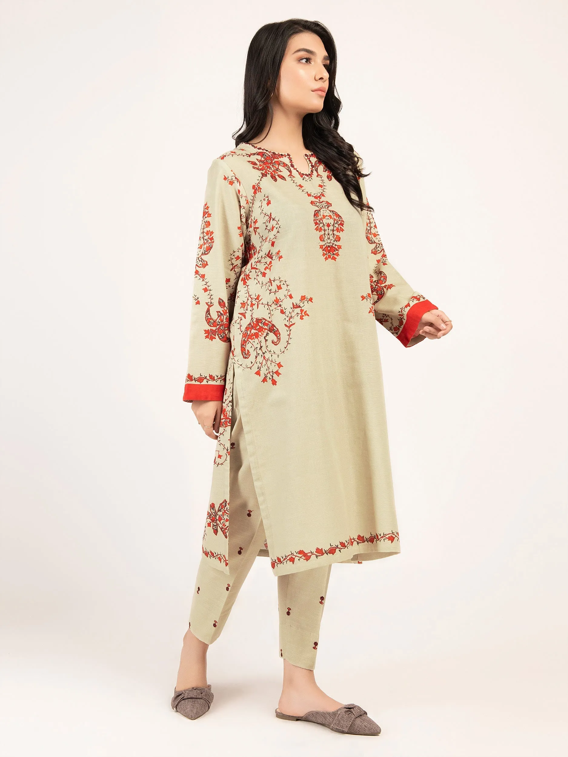 2 Piece Khaddar Suit-Embroidered (Pret)