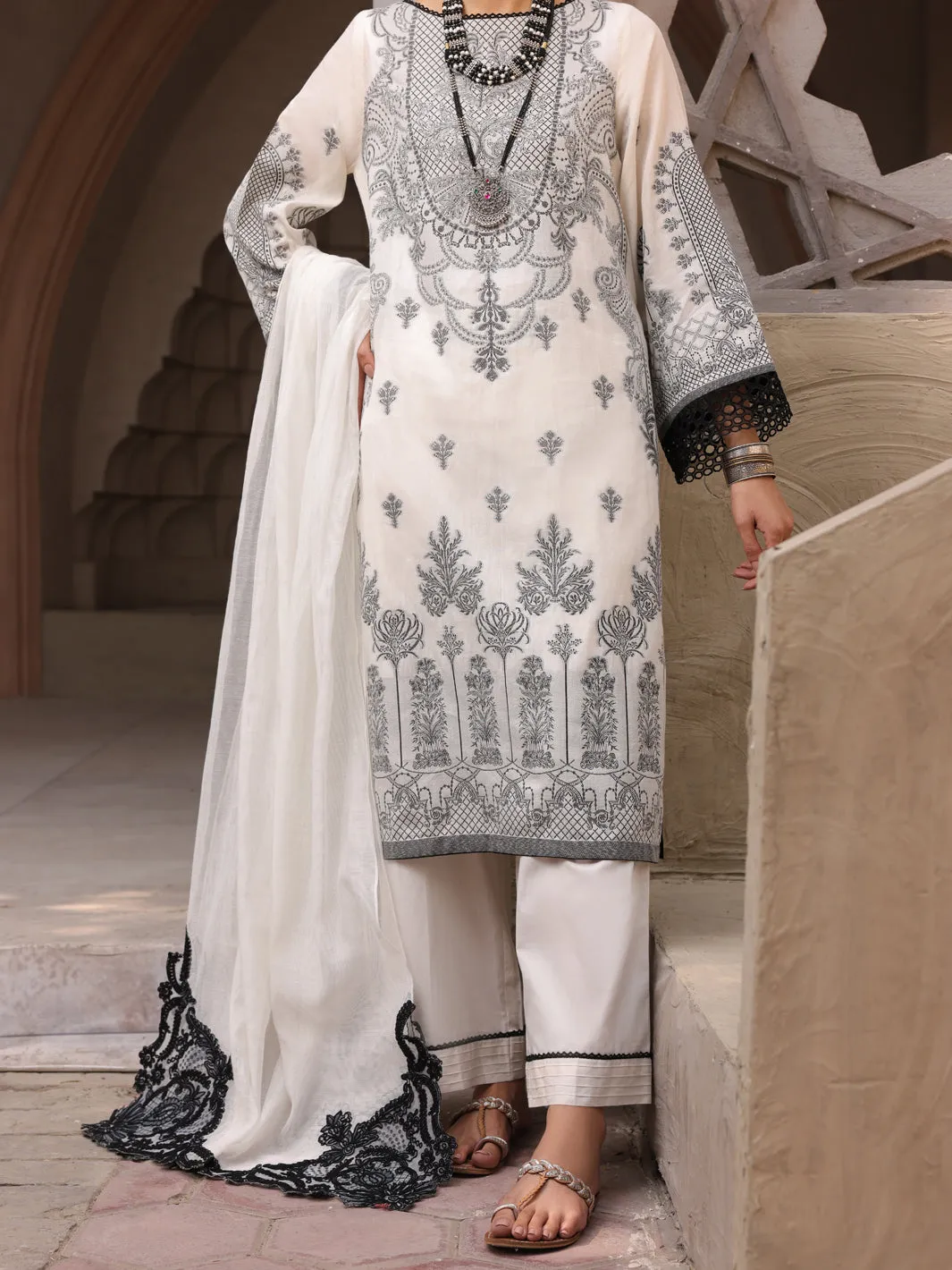 Black & White Jacquard 3 Piece Stitched - ALP-3PS-1633