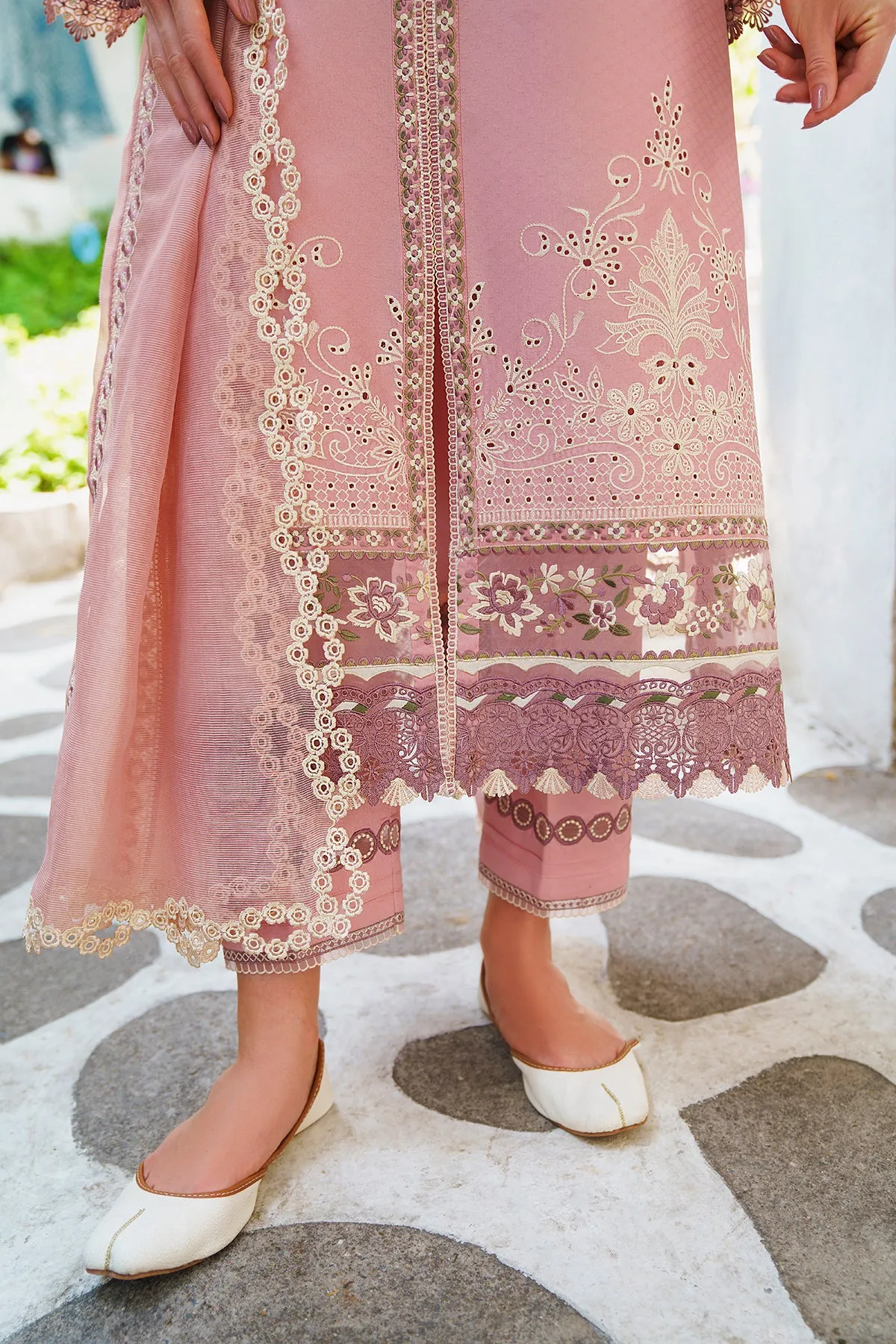 EMBROIDERED JACQUARD LAWN UF-561