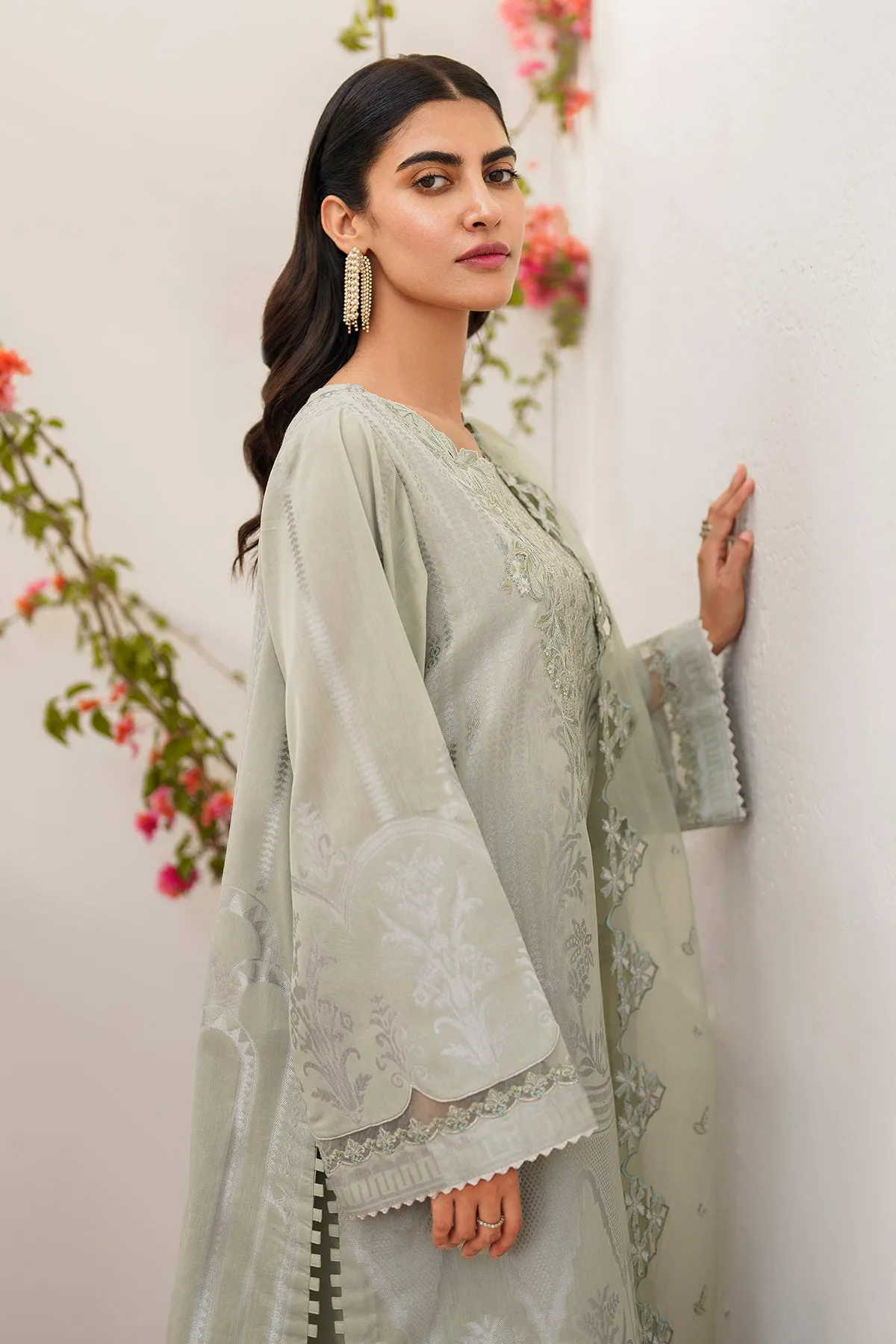 EMBROIDERED JACQUARD LAWN UF-635