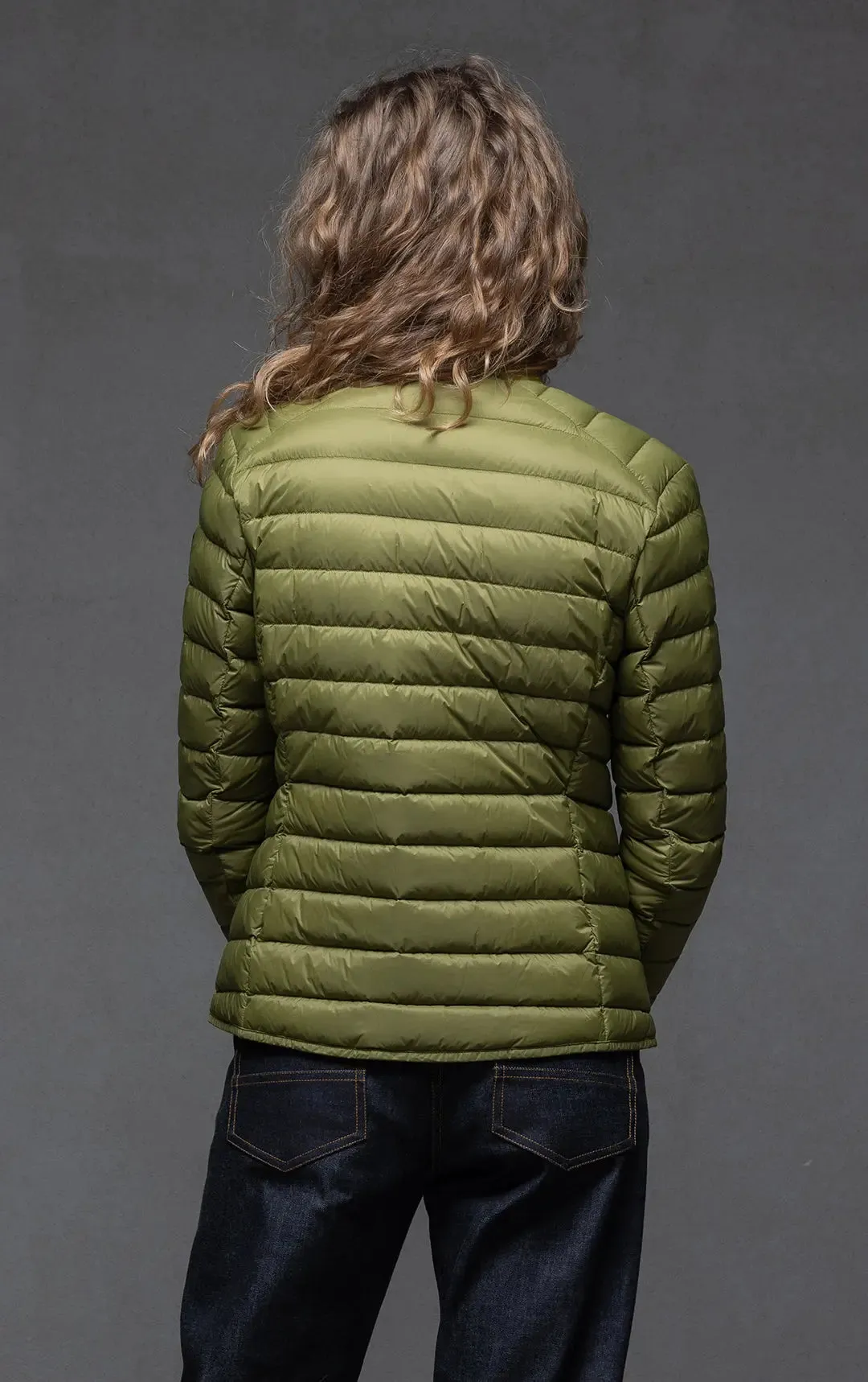 ESSENTIAL LIGHTWEIGHT DOWN JACKET