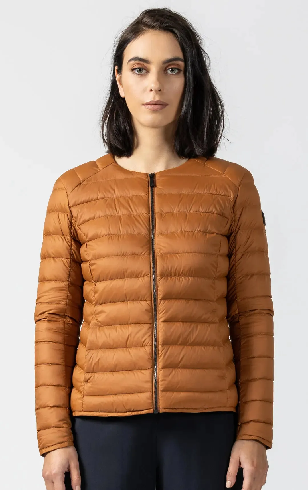 ESSENTIAL LIGHTWEIGHT DOWN JACKET