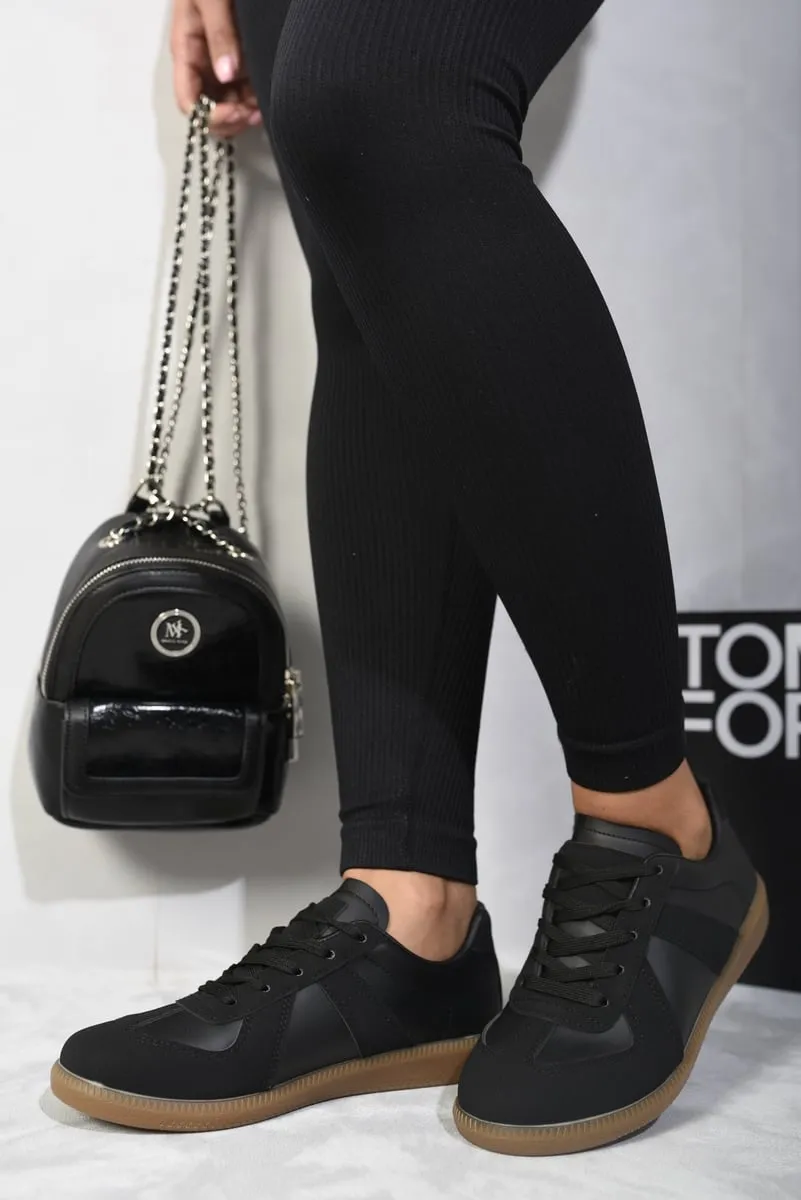 Low Top Lace-Up Trainers