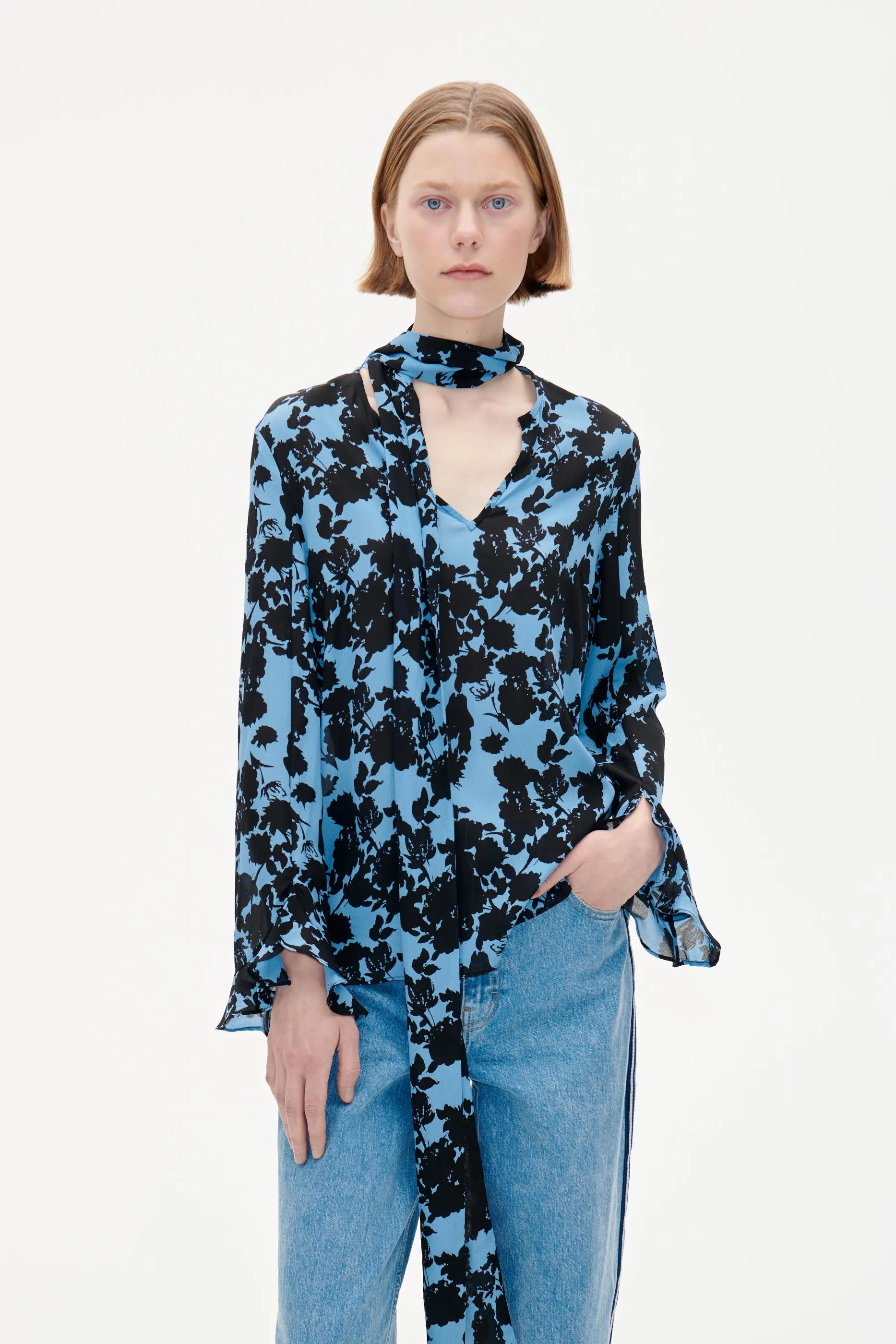 MISHAL | Blue Flower Jacquard