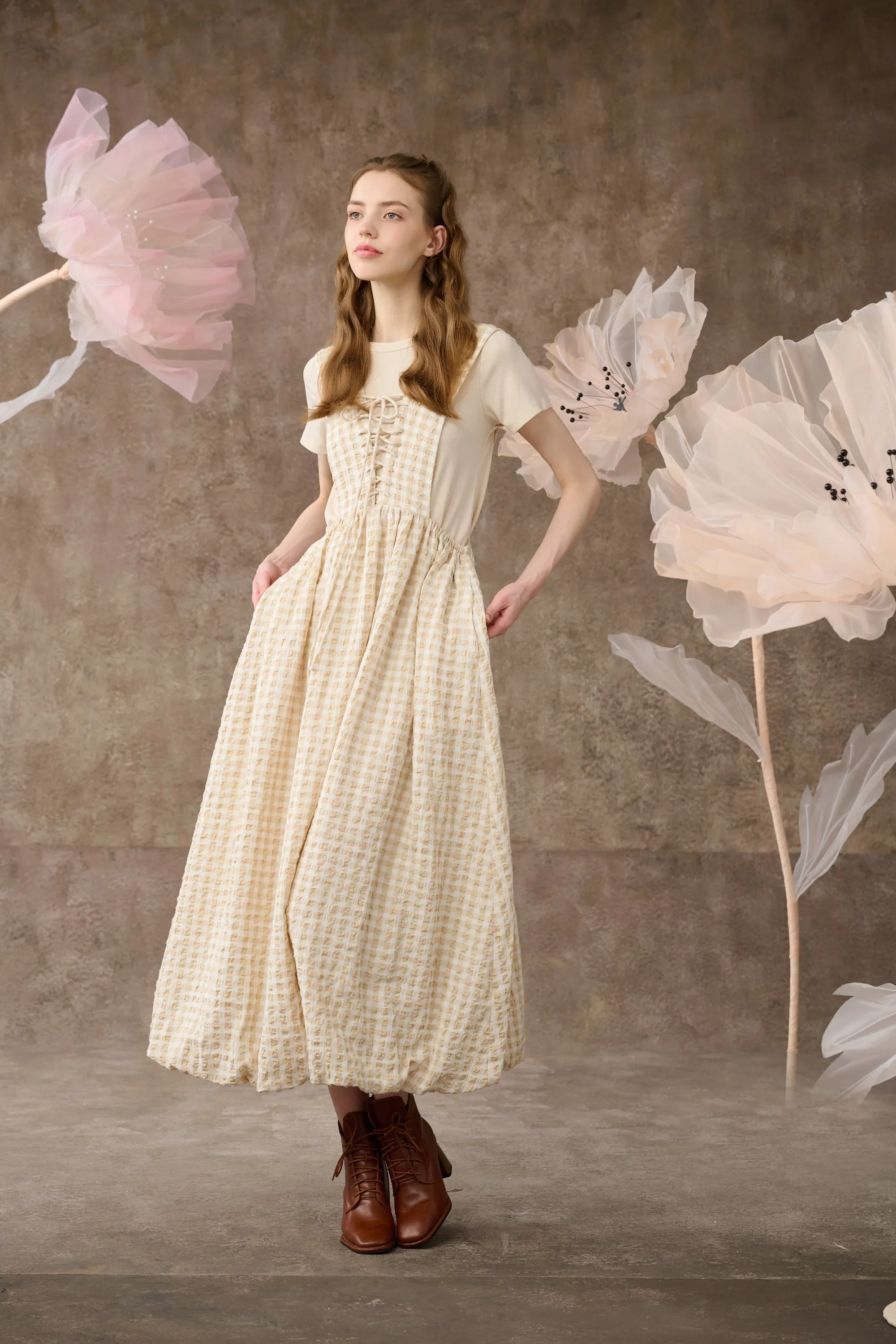 Poet's jasmine 31| lace-up pinafore linen dress in cream